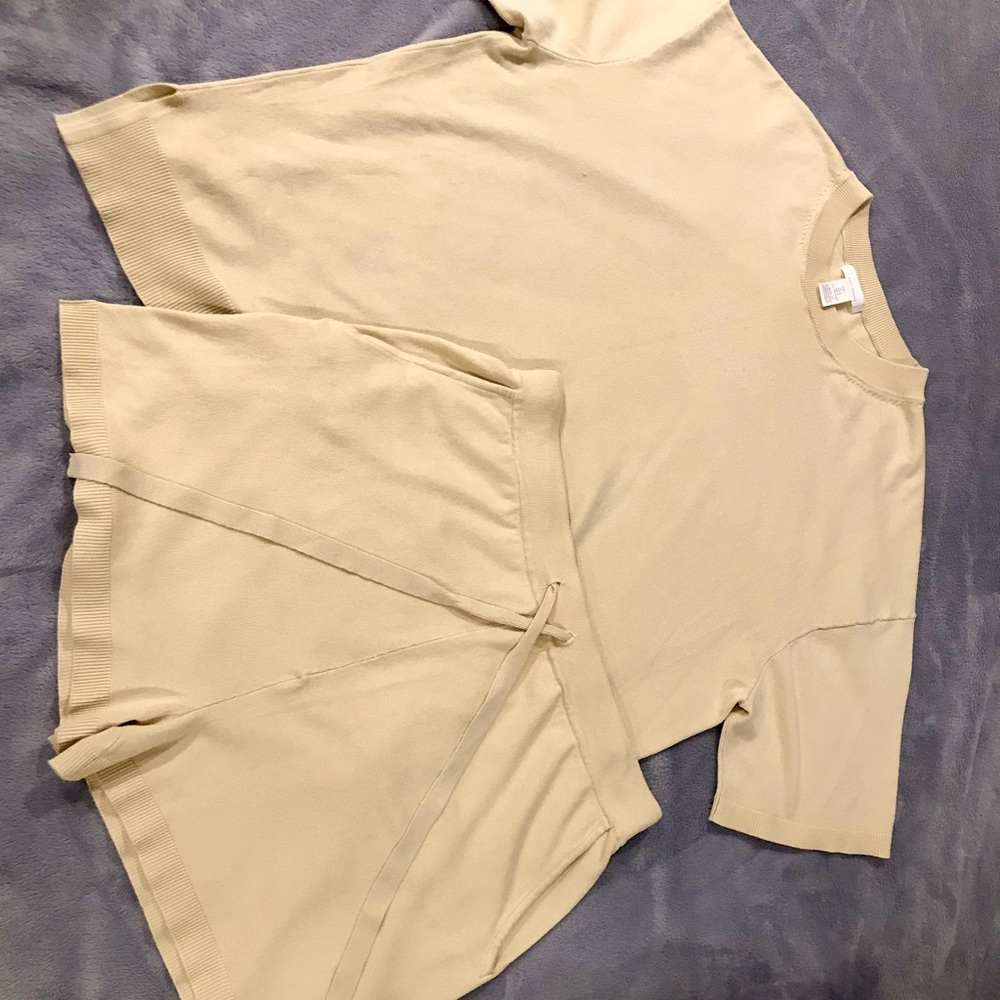 H&M 2-piece tee & shorts set in warm yellow. Size (L), fits like an XL.